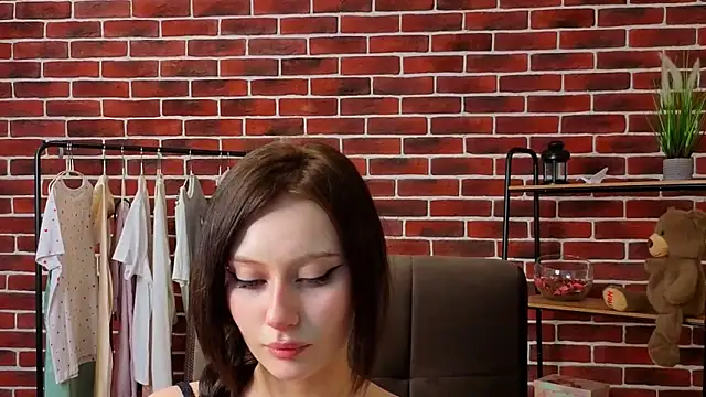 MargarettHampton online show from March 27, 2026, 1:23 pm