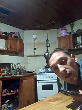 tudeseo01 online show from April 16, 2026, 6:58 am