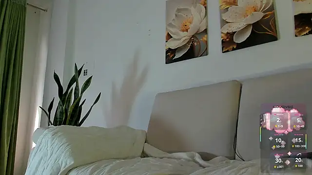 Viioletcollins online show from March 25, 2026, 1:32 pm