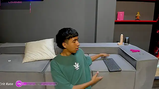 Snapshot of Ender_h0tt chatting on May 3, 2026, 2:20 pm Ender h0tt online show from May 3, 2026, 2:20 pm