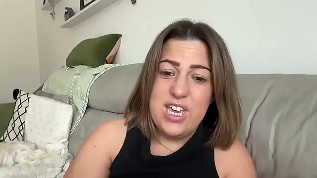 annabellewarick online show from March 29, 2026, 2:19 pm