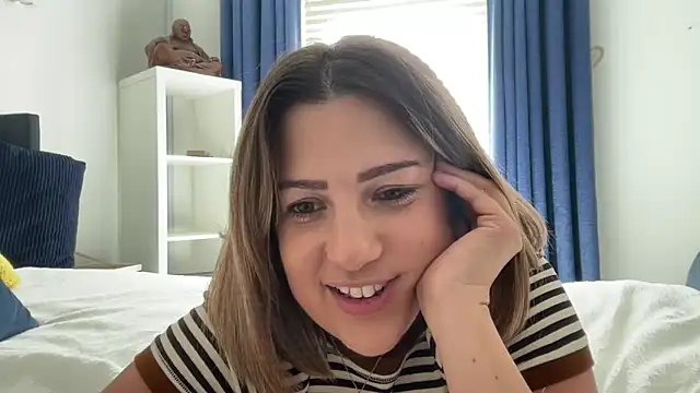 annabellewarick online show from April 11, 2026, 2:32 pm