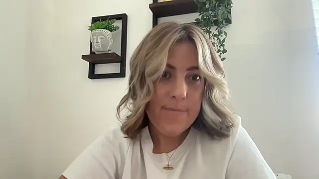annabellewarick online show from July 14, 2026, 1:28 pm