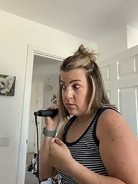 annabellewarick online show from July 31, 2026, 3:53 pm