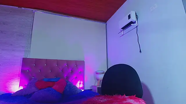 Sary LittleSmiles online show from April 19, 2026, 4:13 am