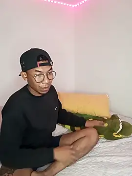 boyctg9797 online show from March 13, 2026, 5:18 pm