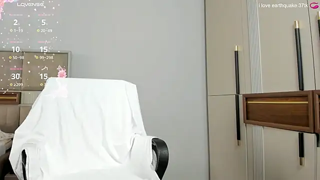 kasumikawa online show from April 10, 2026, 1:23 am