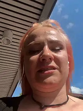 Snapshot of Fiebie_licious_ chatting on June 1, 2026, 2:50 pm Fiebie licious online show from June 1, 2026, 2:50 pm