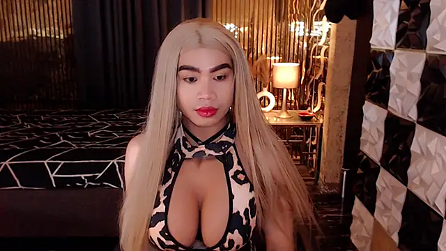 seductive yhure online show from June 20, 2026, 4:23 pm