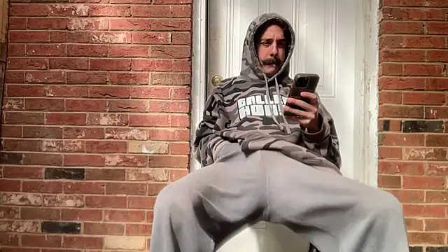 RawSlutMaker online show from March 19, 2026, 2:50 pm