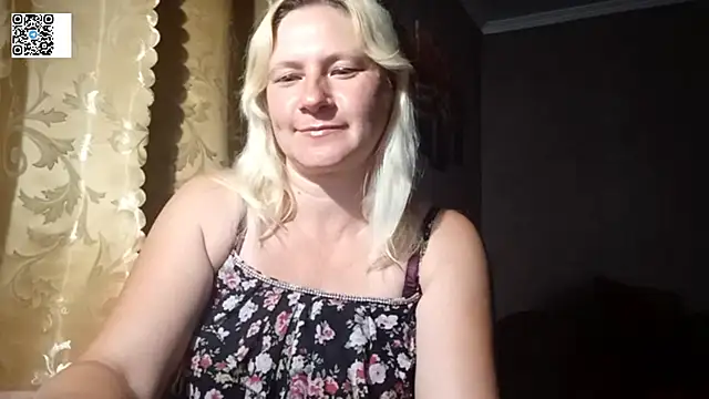 Snapshot of DiamondLady555 chatting on July 7, 2026, 6:00 pm DiamondLady555 online show from July 7, 2026, 6:00 pm
