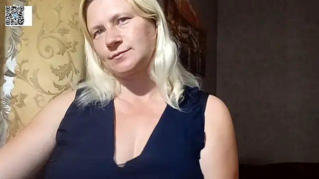 Snapshot of DiamondLady555 chatting on July 13, 2026, 6:29 pm DiamondLady555 online show from July 13, 2026, 6:29 pm