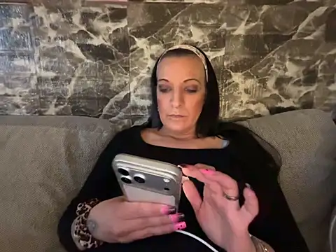 Snapshot of SpicyJenny chatting on April 4, 2026, 8:59 pm SpicyJenny online show from April 4, 2026, 8:59 pm