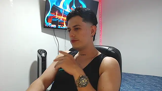 JUAN CAMILOXXX online show from May 13, 2026, 4:30 am