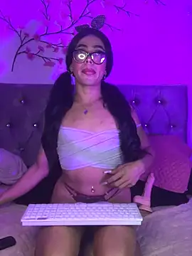 Snapshot of Kitty_Cruz_Love chatting on March 31, 2026, 4:03 am Kitty Cruz Love online show from March 31, 2026, 4:03 am