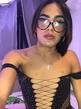 Snapshot of Kitty_Cruz_Love chatting on May 12, 2026, 6:10 am Kitty Cruz Love online show from May 12, 2026, 6:10 am