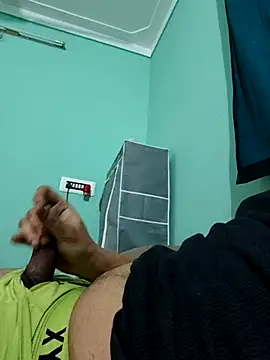 Snapshot of Hunter_9876 chatting on March 14, 2026, 12:05 am Hunter 9876 online show from March 14, 2026, 12:05 am