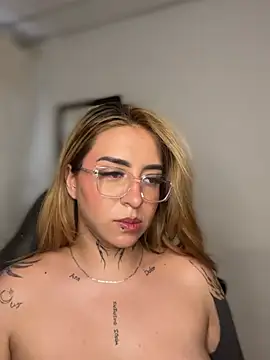 CarolQueen1  online show from June 14, 2026, 12:51 am
