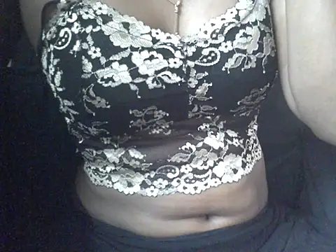 Couplehot00 online show from July 8, 2026, 9:32 am