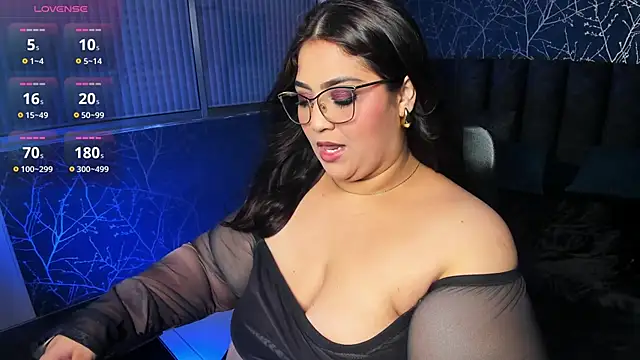 Charlottxl online show from June 18, 2026, 4:00 am