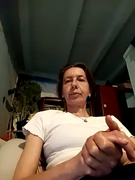 Tania9876 online show from May 7, 2026, 6:22 pm