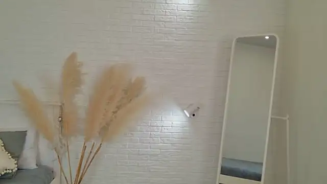 Sabrina Roose online show from April 14, 2026, 1:27 pm