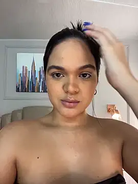 Snapshot of Bella-Ferrer chatting on June 9, 2026, 6:20 pm Bella-Ferrer online show from June 9, 2026, 6:20 pm