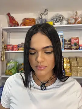 Snapshot of Bella-Ferrer chatting on June 4, 2026, 6:45 pm Bella-Ferrer online show from June 4, 2026, 6:45 pm