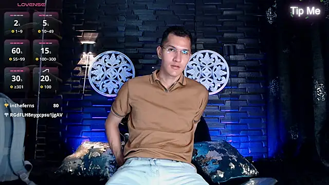 MilanDavid1 online show from April 14, 2026, 5:40 pm