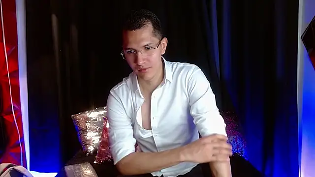 MilanDavid1 online show from April 18, 2026, 5:26 pm