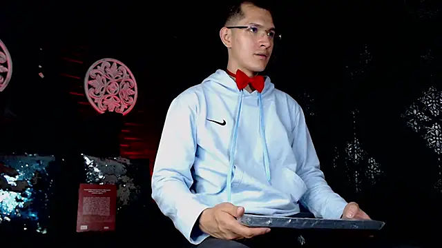 MilanDavid1 online show from April 24, 2026, 5:26 pm