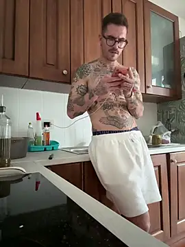 Snapshot of matC_of chatting on March 21, 2026, 4:44 pm matC of online show from March 21, 2026, 4:44 pm