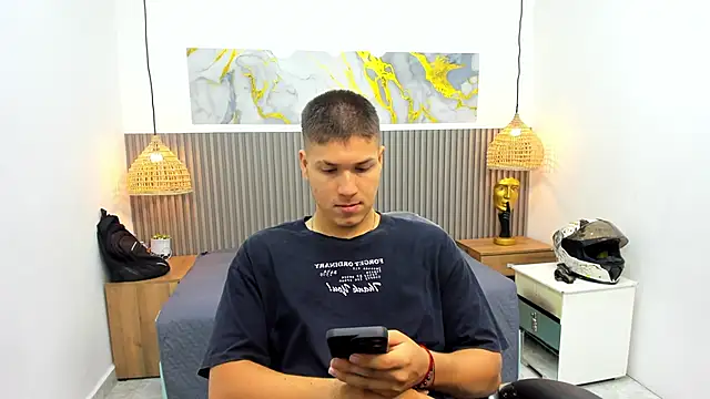 Snapshot of AlessandroFranco chatting on June 12, 2026, 1:42 pm AlessandroFranco online show from June 12, 2026, 1:42 pm