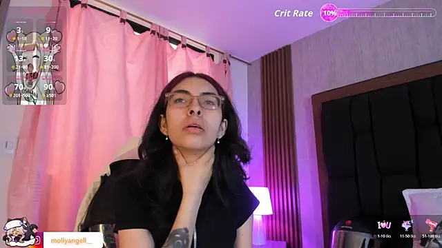 Snapshot of Molly_A chatting on May 24, 2026, 2:50 pm Molly A online show from May 24, 2026, 2:50 pm
