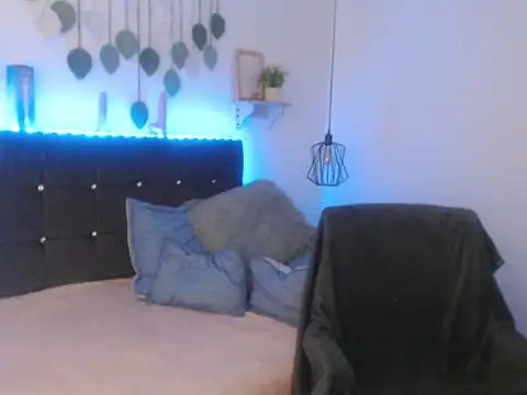 zoe  baker online show from June 18, 2026, 2:55 pm