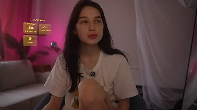Snapshot of horneyjozy chatting on May 18, 2026, 3:28 pm horneyjozy online show from May 18, 2026, 3:28 pm