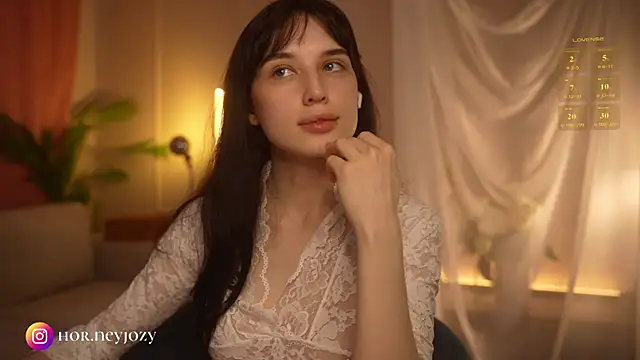 Snapshot of horneyjozy chatting on May 23, 2026, 6:18 pm horneyjozy online show from May 23, 2026, 6:18 pm