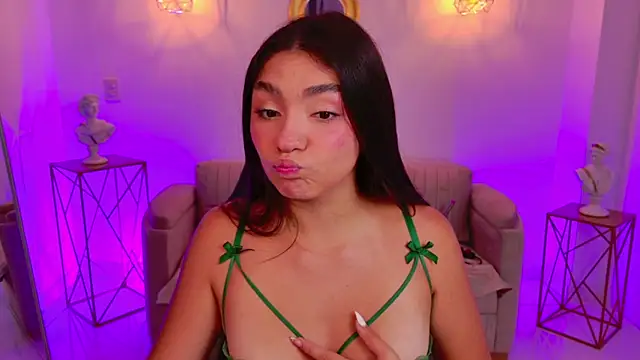 Gia Capri online show from June 17, 2026, 3:06 am