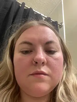 Snapshot of Jewelsbby93 chatting on March 21, 2026, 5:08 am Jewelsbby93 online show from March 21, 2026, 5:08 am