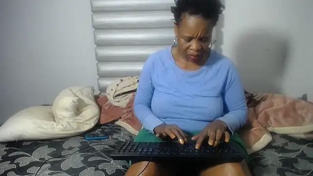 Snapshot of JoycyQueen chatting on May 3, 2026, 4:54 pm JoycyQueen online show from May 3, 2026, 4:54 pm