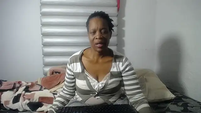 Snapshot of JoycyQueen chatting on May 9, 2026, 6:11 pm JoycyQueen online show from May 9, 2026, 6:11 pm
