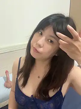 vivi131927 online show from May 6, 2026, 2:10 pm