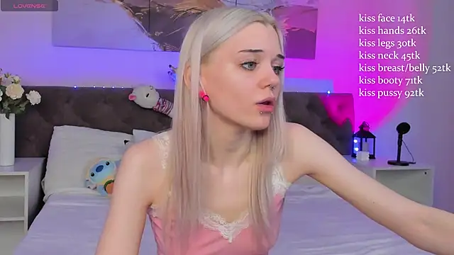 Mimi angels online show from April 22, 2026, 1:12 am