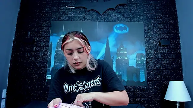 PinkyyPieee  online show from March 19, 2026, 12:38 pm