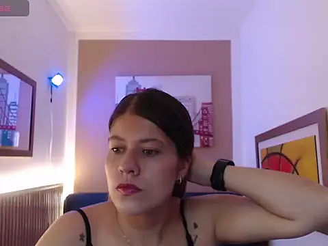 Moonna linnda online show from April 14, 2026, 1:49 pm