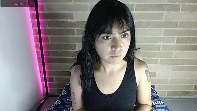 sweet-little online show from May 27, 2026, 12:34 pm