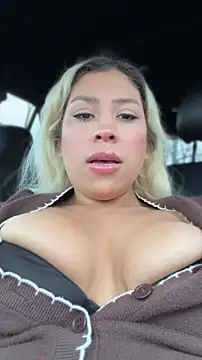 mxmxee online show from April 15, 2026, 2:32 pm