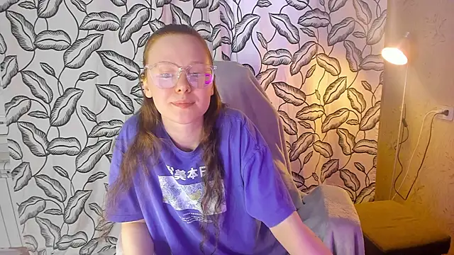 NikiCozy online show from June 4, 2026, 2:27 am
