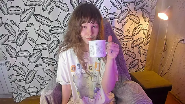 NikiCozy online show from June 8, 2026, 1:22 am