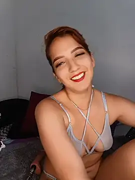 valeriee2 online show from June 9, 2026, 10:44 pm